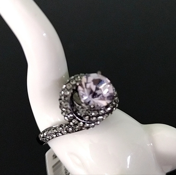 Women's Rhinestone Statement Cocktail Ring - Picture 9 of 12